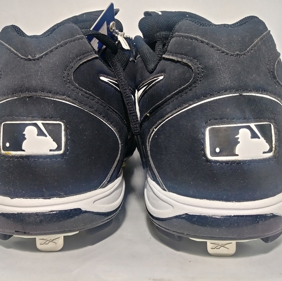 New Reebok sneakers with cleats - Picture 12 of 16